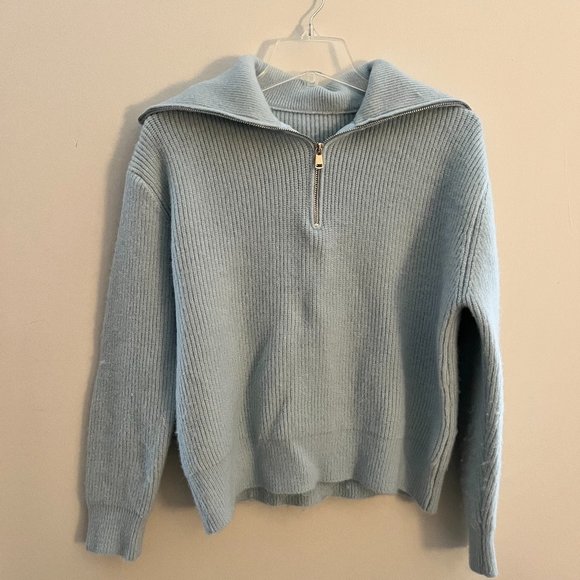 Light blue quarter-zip pull over - Picture 1 of 2
